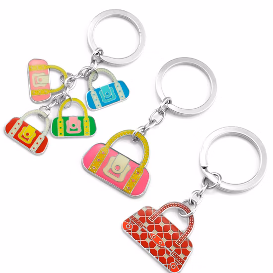 Individueller Schlüsselanhänger in Hausform aus Metall als Geschenk